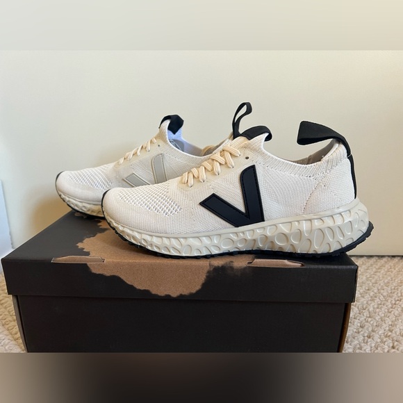 ✨SOLD✨BNIB Collector’s Rick Owens x Veja Sneakers in Butter/Natural 2019 - Picture 6 of 15